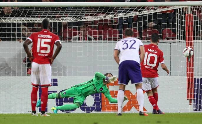 Deutschland, Mainz, Opel Arena, 20.10.2016, Fussball - UEFA Europa League - 1. FSV Mainz 05 - RSC Anderlecht Bild: Yunus Malli (1. FSV Mainz 05, 10) r. erzielt per elfer das 1:0 Copyright: HMBxMedia xHeikoxBecker
