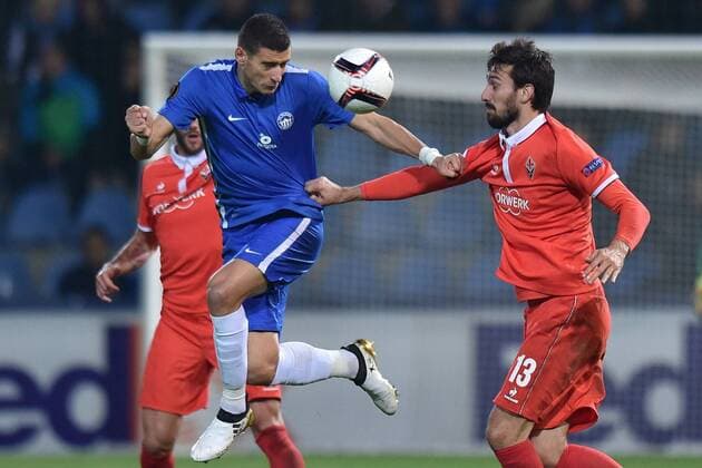 Miroslav Markovic, centre, of Liberec and Gonzalo Rodriguez, left, and Davide Astori of Fiorentina in action during the European Football League third round group J match FC Slovan Liberec vs ACF Fiorentina in Liberec, Czech Republic, October 20, 2016. (CTKxPhoto RadekxPetrasek) CTKPhotoP201610201214001  PER 18K