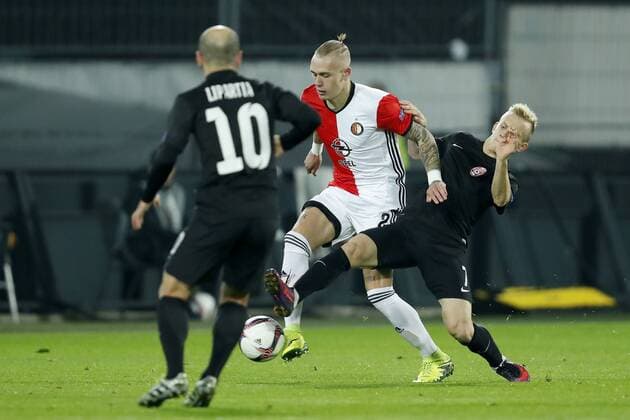 (L-R) Jaba Lipartia of FC Zorya Luhansk, Rick Karsdorp of Feyenoord, Ivan Petriak of FC Zorya Luhanskduring the Europa League group A match between Feyenoord and Zorya Luhansk on October 20, 2016 at the Kuip stadium in Rotterdam, The Netherlands. Feyenoord v Zorya Luhansk UEFA Europa League 2016 2017 xVIxxIVx 6431585