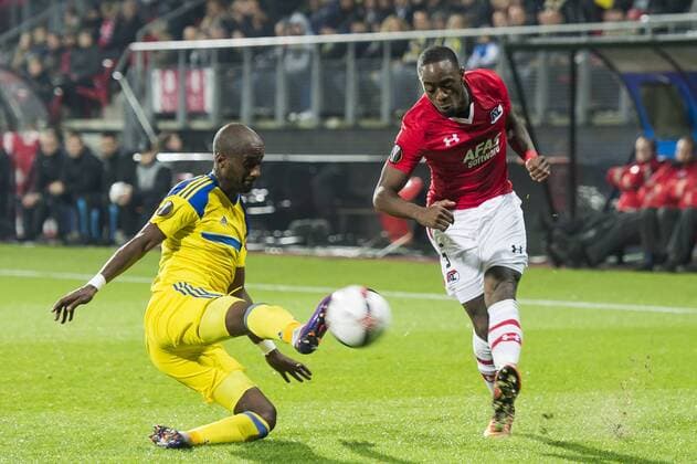 (L-R) Eli Dasa of Maccabi Tel Aviv FC, Ridgeciano Haps of AZ Alkmaarduring the UEFA Europa League group D match between AZ Alkmaar and Maccabi Tel Aviv on October 20, 2016 at the AFAS stadium in Alkmaar, The Netherlands. AZ v Maccabi Tel Aviv UEFA Europa League 2016 2017 xVIxGerritxvanxKeulenxIVx 6431658