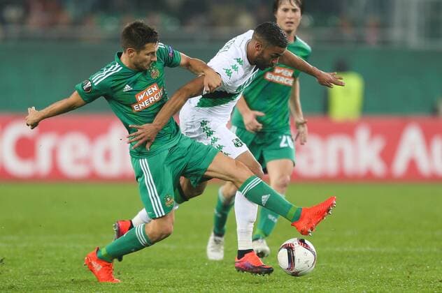 SOCCER - EL, Rapid vs Sassuolo VIENNA,AUSTRIA,20.OCT.16 - SOCCER - UEFA Europa League, group stage, SK Rapid Wien vs US Sassuolo Calcio. Image shows Thomas Schrammel (Rapid) and Gregoire Defrel (Sassuolo). Keywords: Wien Energie. GEPAxpictures xPhilippxBrem