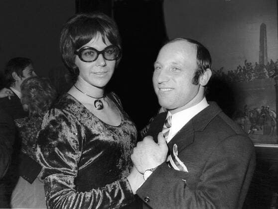 Wahl zum Sportller des Jahres 19.12.1970 in Baden-Baden. Die Sieger Heide Rosendahl (Leichtathletik) und Uwe Seeler (Fußball) eröffnen den Tanz. HM