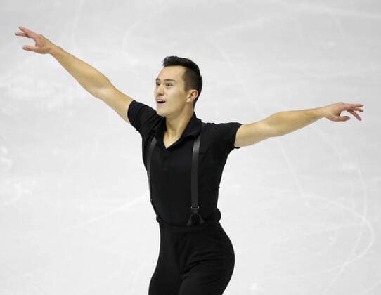 Figure skating Eiskunstlauf Chan leads Skate Canada after SP Home country favorite Patrick Chan performs during the men s short program at Skate Canada in Mississauga, Ontario, on Oct. 28, 2016. Chan took the lead after the SP. 