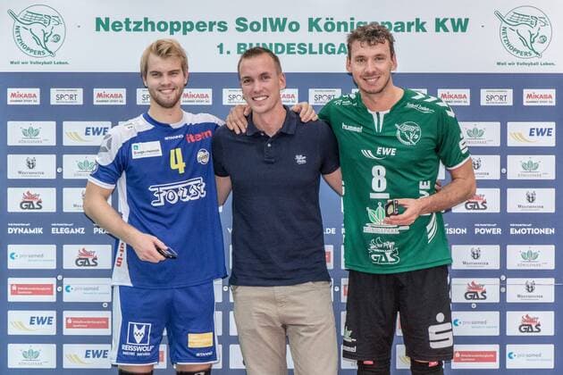 Bilder des Tages - SPORT MVP des Spieles vrnl: Gold-Medaille Björn Andrae (08-Netzhoppers), Hans Gruhne Olympiasieger 2016 Doppel-Vierer Rudern und Silber-Medaille: Maximilian Horn (04-Solingen) 29.10.2016, Volleyball-Bundesliga, Männer 29.10.2016, Volleyball-Bundesliga, Männer