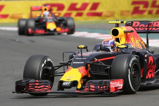 Dutch driver Max Verstappen from Red Bull Racing in action during Mexico s Formula One Grand Prix at Autodromo Hermanos Rodriguez, in Mexico City, Mexico, 30 October 2016. Mexico s Formula One Grand Prix !ACHTUNG: NUR REDAKTIONELLE NUTZUNG!  MEX134 20161031-636134724263379775