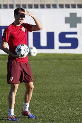 Atletico Madrid s Uruguayan defender Diego Godin during the training of the team held at Sports City Cerro del Espino in Madrid, Spain on 31 October 2016 on the eve of their Champions League match against Rostov at Vicente Calderon stadium. Atletico Madrid s training !ACHTUNG: NUR REDAKTIONELLE NUTZUNG!  20161031-636135337685788516