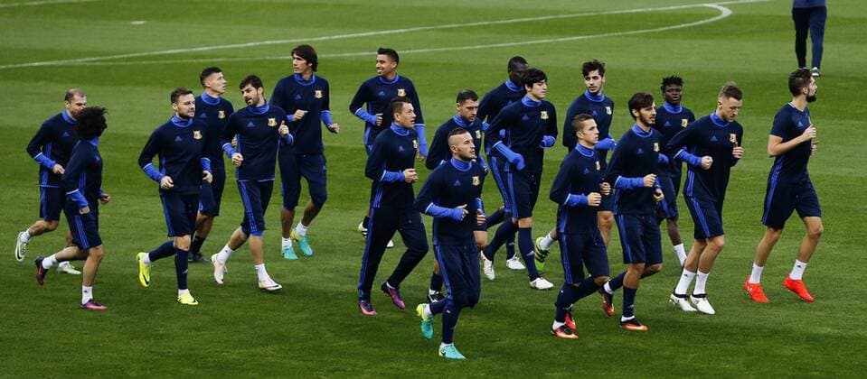 FC Rostov s players during the training held at Vicente Calderon s stadium in Madrid, Spain on 31 October 2016 on the eve of their UEFA Champions League match against Atletico Madrid. FC Rostov s press conference PK Pressekonferenz !ACHTUNG: NUR REDAKTIONELLE NUTZUNG!  20161031-636135362573549722