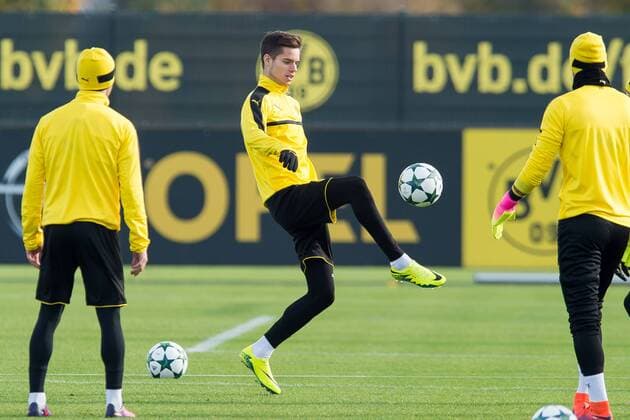Dortmund, Germany 01.11.2016, Training BV Borussia Dortmund, BVB, Julian Weigl (BVB) ( DeFodi001