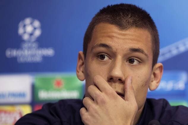 GNK Dinamo Zagreb s player Filip Benkovic addresses a press conference PK Pressekonferenz at Ramon Sanchez Pizjuan Stadium in Seville, southern Spain, 01 November 2016. Sevilla FC will face GNK Dinamo Zagreb in a UEFA Champions League groups stage soccer match on 02 November. GNK Dinamo Zagreb presser !ACHTUNG: NUR REDAKTIONELLE NUTZUNG!  20161101-636136279327313835