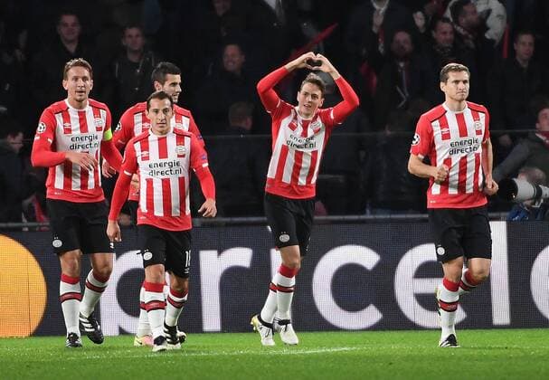 Bilder des Tages - SPORT 01.11.2016, xjhx, Fussball Champions League, PSV Eindhoven - FC Bayern Muenchen, emspor, v.l. Santiago Arias (PSV Eindhoven) celebrate the goal, Torjubel zum 1:0 Eindhoven