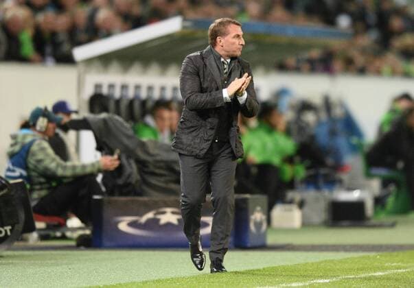 01.11.2016, xmhx, Fussball Champions League, Borussia Moenchengladbach - Celtic Glasgow, emspor, v.l. Brendan Rodgers (Trainer Celtic Glasgow) applaudiert Moenchengladbach