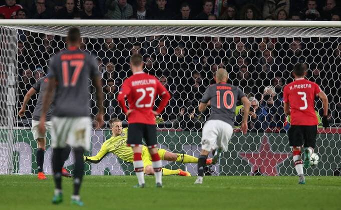 01.11.2016, Fussball Champions-League 2016 2017, Vorrunde 4.Spieltag, PSV Eindhoven - FC Bayern München, im Philips-Stadion Eindhoven (Holland). Tor zum 1:1 per Foulelfmeter 