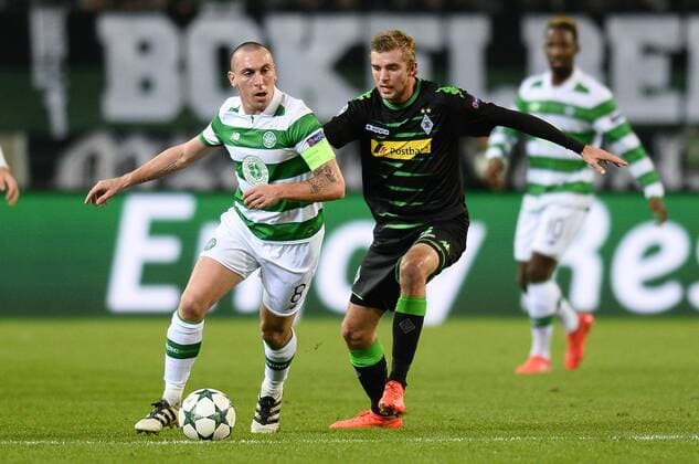 01.11.2016, xmhx, Fussball Champions League, Borussia Moenchengladbach - Celtic Glasgow, emspor, v.l. Scott Brown (Celtic Glasgow), Christoph Kramer (Borussia Moenchengladbach) Moenchengladbach