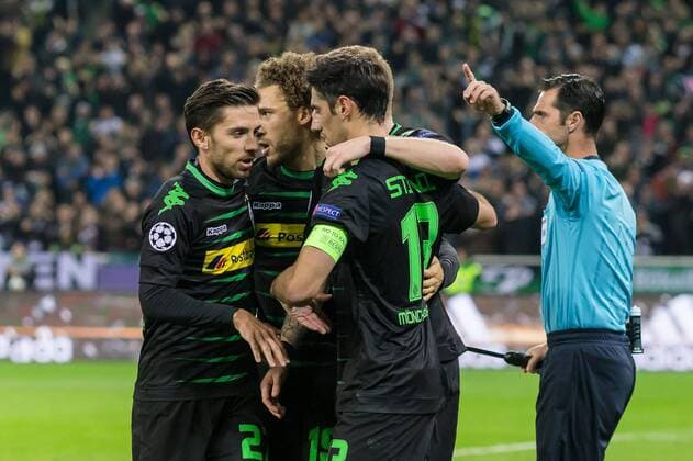 Moenchengladbach, Germany 01.11.2016, UEFA Champions League - 2016 17 Season, Group C - Matchday 4, Borussia Moenchengladbach - Celtic Glasgow, Jubel um den Torschuetzen zum 1:0 Lars Stindl (BMG) ( DeFodi048