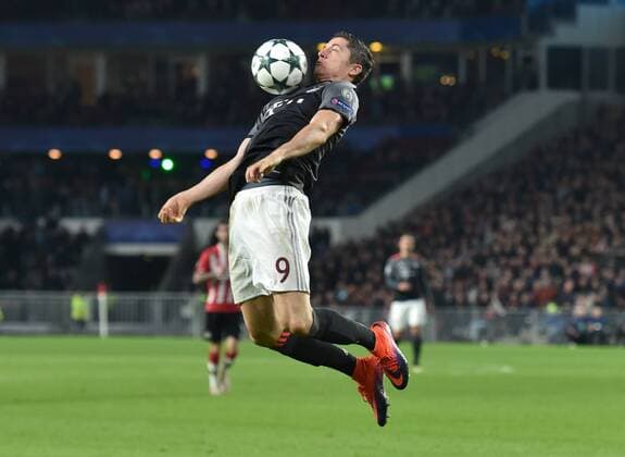 01.11.2016, Fussball UEFA Champions League 2016 17, Vorrunde, 4. Spieltag, PSV Eindhoven - FC Bayern Muenchen, obert Lewandowski (Bayern Muenchen)