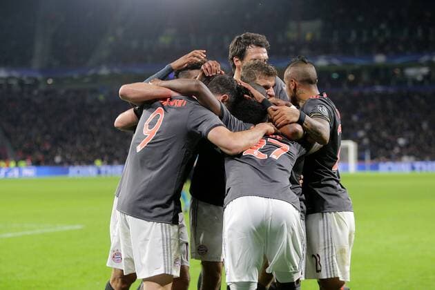 NED, UEFA CL, PSV Eindhoven (NL) vs FC Bayern München (GER) 01.11.2016, Philips-Stadion, Eindhoven, NED, UEFA CL, PSV Eindhoven (NL) vs FC Bayern München (GER) Robert Lewandowski (München) jubelt über sein Tor zum 2:1 nordphotoxBratic