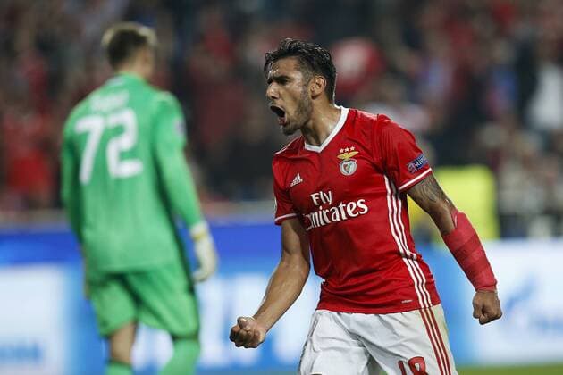 November 1, 2016 - Lisbon, Portugal - Benfica s forward Eduardo Salvio celebrates his goal during Champions League 2016 17 match between SL Benfica vs Dynamo Kyiv, in Lisbon, on November 1, 2016. SL Benfica v FC Dynamo Kyiv - UEFA Champions League  - ZUMAn230 20161101_zaa_n230_168