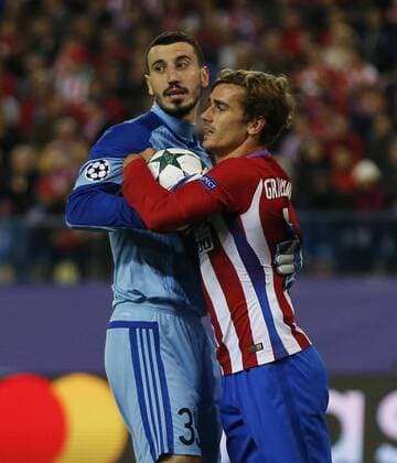 Champions League match played between Atletico Madrid and FK Rostov. In this picture, Dzhanaev and Griezmann. xPabloxGarciax 