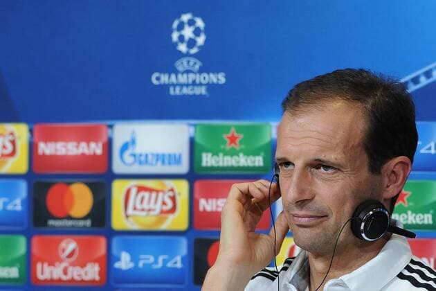 IPP20161101 Football - soccer: UEFA Champions League 2016 2017, Juventus Turin - Olympique Lyon, l coach Massimiliano Allegri con le cuffie per la traduzione xHOCHxZWEIx xItalyxPhotoxPressx 