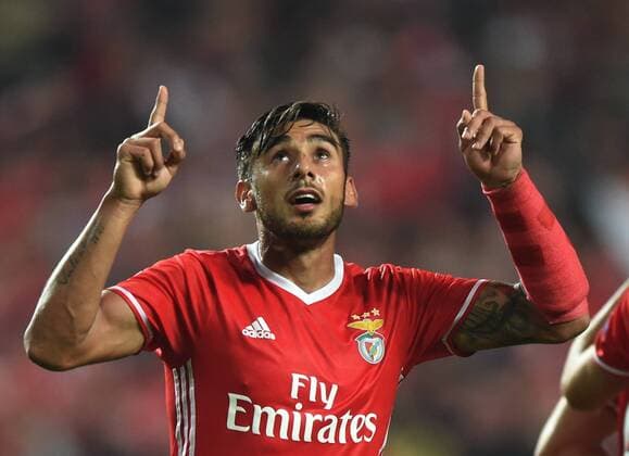 (161102) -- LISBON, Nov. 2, 2016 -- Benfica s Eduardo Salvio celebrates after scoring during the European Champions League soccer match between SL Benfica and FC Dynamo Kyiv at Luz stadium in Lisbon, Portugal, on Nov. 1, 2016. Benfica won 1-0. ) (SP)PORTUGAL-LISBON-SOCCER-UEFA CHAMPIONS LEAGUE ZhangxLiyun 