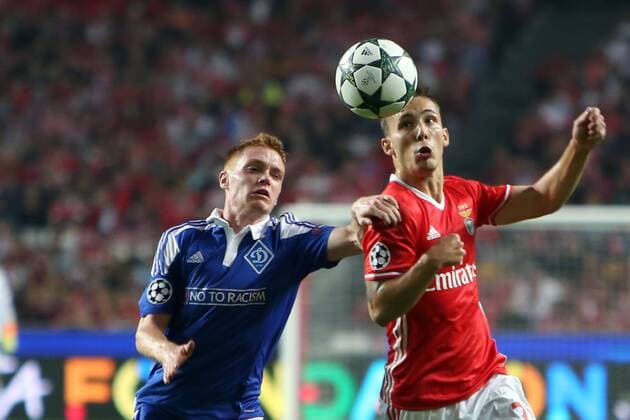 November 1, 2016 - Lisbon, Portugal - Dynamo Kyivs midfielder Viktor Tsygankov vies with Benfica s defender Alejandro Grimaldo during the UEFA Champions League group B football match SL Benfica vs Dynamo Kyiv in Lisbon, Portugal on November 1, 2016. SL Benfica v FC Dynamo Kyiv - UEFA Champions League  - ZUMAn230 20161101_zaa_n230_186