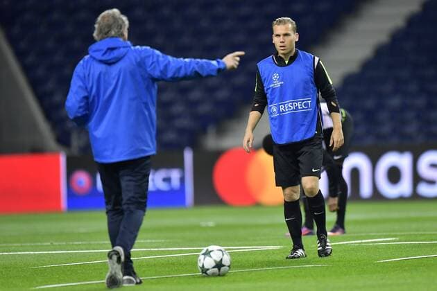 Michel Preud homme head coach of Club Brugge and Ruud Vormer midfielder of Club Brugge FOOTBALL : Club Bruges KV - Conference de presse et entrainement - Ligue des Champions - Porto - 01 11 2016 Photonews Panoramic  665586651