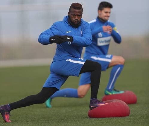 SOCCER - EL, A.Wien vs Roma, preview STEINBRUNN,AUSTRIA,02.NOV.16 - SOCCER - UEFA Europa League, group stage, FK Austria Wien vs AS Roma, preview, training of A.Wien. Image shows Olarenwaju Kayode (A.Wien). GEPAxpictures xChristianxOrt
