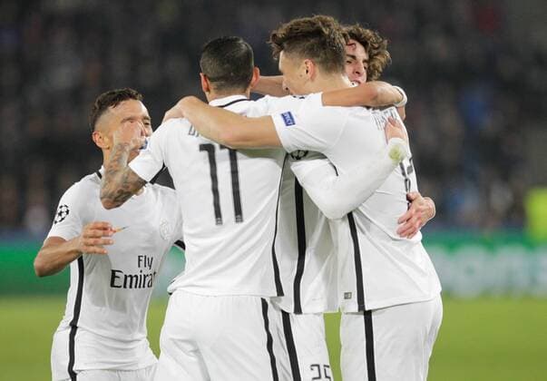 01 11 2016. Basel, Switzerland. Meunier(Paris Saint Germain) celebrates his goal with teammates during league champion FC Basel match against Paris Saint Germain at St. Jakob Park in Basel, Switzerland xlaurent.lairysx  ActionPlus11806888
