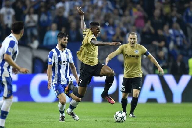 PORTO, PORTUGAL - NOVEMBER 2 : Felipe of FC Porto tackles Moraes Ferreira Da Silva Wesley forward of Club Brugge during the Champions League Group H stage match of FC Porto against Club Brugge at the Estadio do Dragao on November 02, 2016 in Porto, Portugal, 2 11 2016 FOOTBALL : FC Porto vs FC Bruges - Ligue des Champions - 02 11 2016 Photonews Panoramic  665586651