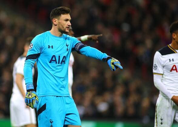 02.11.2016. Wembley, London, England. UEFA Champions League Football. Tottenham Hotspur versus Bayer Leverkusen. Tottenham Hotspur Goalkeeper Hugo Lloris commands his goal mouth during a Bayer Leverkusen corner xMarkxKertonx  ActionPlus11806950