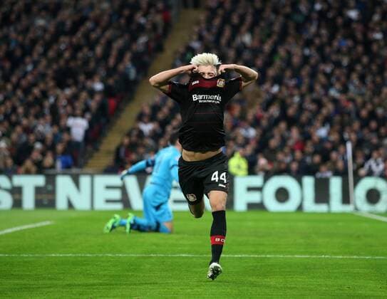 Themen der Woche - SPORT Bilder des Tages - SPORT Leverkusen s Kevin Kampl celebrates scoring his sides opening goal during the Tottenham Hotspur - Bayer Leverkusen Champions League group E match at the Wembley Stadium, London. Picture date November 2nd, 2016 Pic David Klein Sportimage EDITORIAL USE ONLY. No use with unauthorised audio, video, data, fixture lists, club league logos or live services. Online in-match use limited to 120 images, no video emulation. No use in betting, games or single club league player publications.
