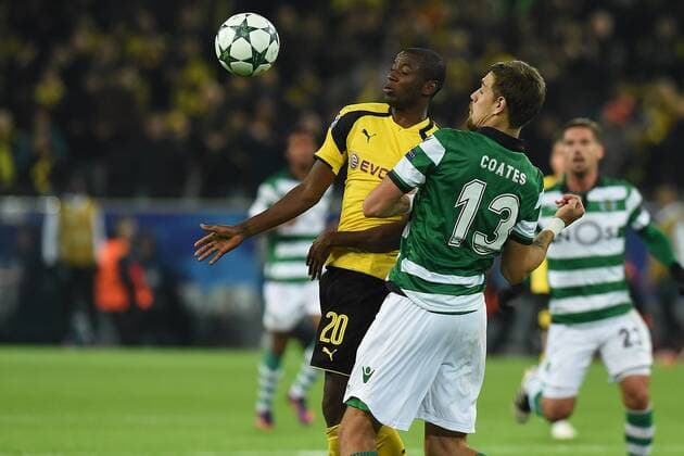 Fußball Champions League Gruppenphase 4. Spieltag Borussia Dortmund - Sporting Lissabon am 02.11.2016 im Signal Iduna Park in Dortmund Adrian Ramos ( Dortmund ), links - Sebastian Coates ( Lissabon ), rechts xRx