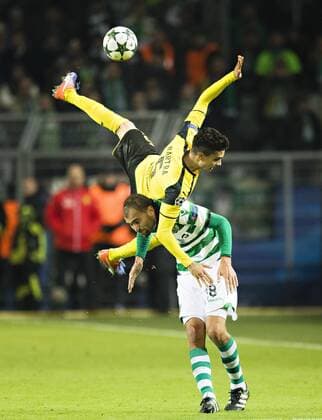 Dortmund, 02.11.2016, Signal-Iduna-Park Marc Bartra (BvB), Bas Dost (LIS) Borussia Dortmund - Sporting Lissabon