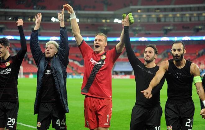 Football - 2016 2017 UEFA Champions League - Group E: Tottenham Hotspur vs. Bayer Leverkusen Goalkeeper Bernd Leno and goalscorer, Kevin Kampl of Bayer 04 Leverkusen celebrate with the fans after the match at Wembley. COLORSPORT ANDREW COWIE 