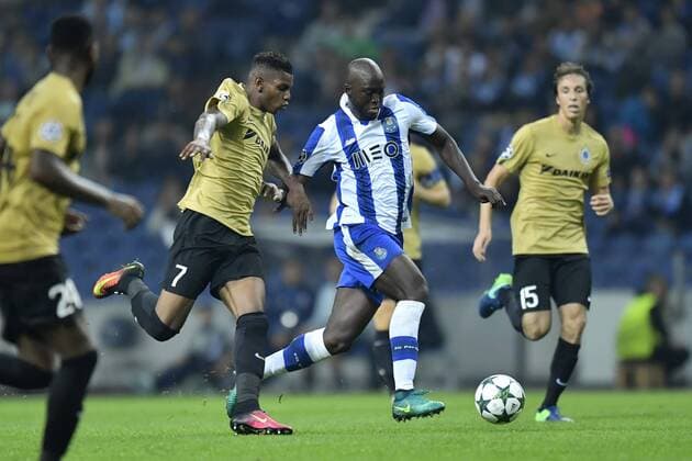 PORTO, PORTUGAL - NOVEMBER 2 : Danilo of FC Porto is challenged by Moraes Ferreira Da Silva Wesley forward of Club Brugge during the Champions League Group H stage match of FC Porto against Club Brugge at the Estadio do Dragao on November 02, 2016 in Porto, Portugal, 2 11 2016 FOOTBALL : FC Porto vs FC Bruges - Ligue des Champions - 02 11 2016 Photonews Panoramic  665586651