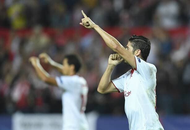 Sevilla,Spain,party belonging to the group stage in the Champions League,facing Sevilla FC - GNK Dinamo Zagreb, Sergio Escudero celebrates his goal, November 2th,2016,PHOTO:Ccristobal Duenas  xCristobalxDuenasx xChampionsxLeaguex2016 17,xSevillaxFCx-xGNKxDinamoxZagrebx