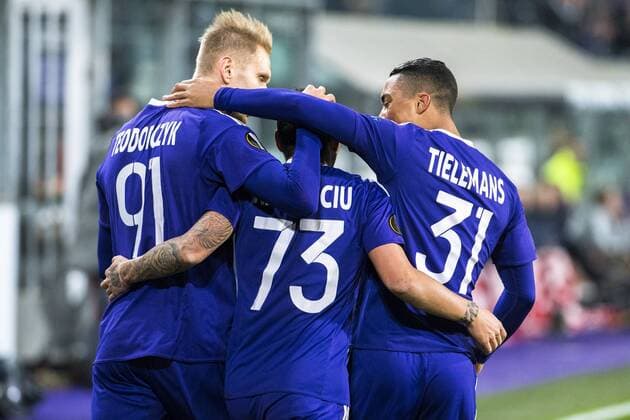 Anderlecht s Nicolae-Claudiu Stanciu celebrates after scoring during a soccer game between Belgian team RSC Anderlecht and German club 1. FSV Mainz 05, Thursday 03 November 2016 in Brussels, the fourth game of the group stage of the Europa League competition in the group C. LAURIExDIEFFEMBACQ  x04971633x