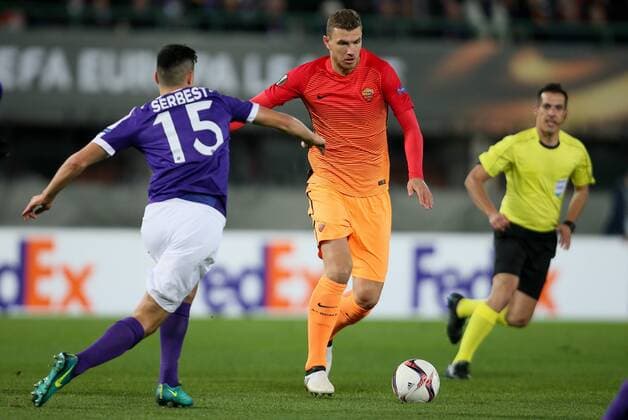 SOCCER - EL, A.Wien vs Roma VIENNA,AUSTRIA,03.NOV.16 - SOCCER - UEFA Europa League, group stage, FK Austria Wien vs AS Roma. Image shows Tarkan Serbest (A.Wien) and Edin Dzeko (Roma). GEPAxpictures xMarioxKneisl