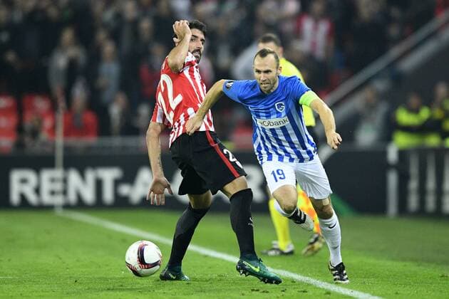 Athletic s midfielder Raul Garcia and Genk s Thomas Buffel fight for the ball during a soccer game between Spanish Club Athletic Bilbao and Belgian team KRC Genk in Bilbao, Spain, Thursday 03 November 2016, the fourth game of the group stage of the Europa League competition in Group F. YORICKxJANSENS  x04971743x