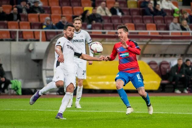 UEFA Europa League 2016-2017, Group E game between FC Astra Giurgiu (ROU) and FC Viktoria Plzen (CZE) November 2016 November 3, 2016: Cristian Oros 15 of FC Astra Giurgiu and Milan Petrzela 11 of FC Viktoria Plzen during the UEFA Europa League 2016-2017, Group E game between FC Astra Giurgiu (ROU) and FC Viktoria Plzen (CZE) at National Arena, Bucharest, Romania ROU. Foto: