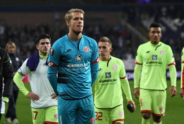 03.11.2016, xjhx, Fussball UEFA Europa League, RSC Anderlecht - FSV Mainz 05, emspor, v.l. Jonas Loessl (FSV Mainz 05) und Team enttaeuscht, enttaeuscht schauend, dissapointed Anderlecht