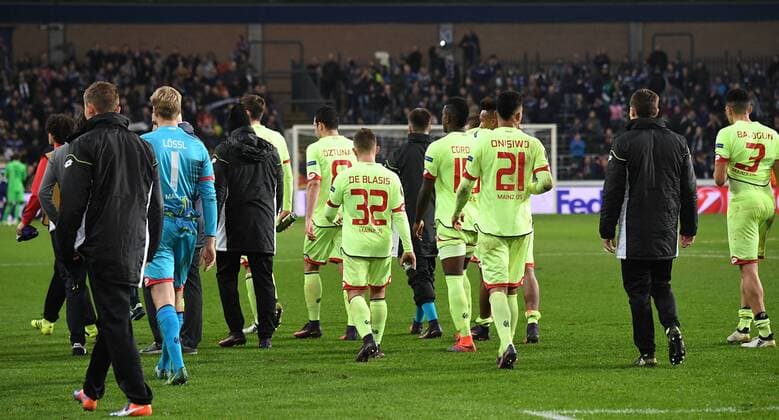 03.11.2016, xjhx, Fussball UEFA Europa League, RSC Anderlecht - FSV Mainz 05, emspor, v.l. Jonas Loessl (FSV Mainz 05) und Team enttaeuscht, enttaeuscht schauend, dissapointed Anderlecht