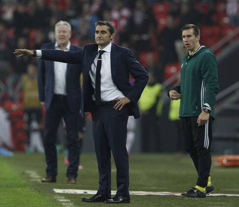 DAVID S. BUSTAMANTE 03 11 2016 BILBAO PAIS VASCO Partido de la 4 Jornada de la Fase de Grupos de la Uefa Europa League entre el Athletic de Bilbao y el KRC Genk en el Estadio de San Mames. Ernesto Valverde entrenador del Athletic de Bilbao FC Sevilla vs Dynamo Kiew - Football Champions League  xDAVIDxS.xBUSTAMANTEx xx