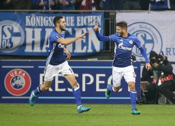 03.11.2016, Fussball UEFA Europa League, 2016 17, 4. Spieltag, FC Schalke 04 - FK Krasnodar, ubel Junior Caicara (Schalke 04), re., und Nabil Bentaleb (Schalke 04)