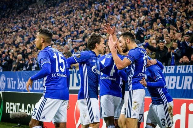 Yevhen Konoplyanka (FC Schalke 04 11) und Nabil Bentaleb (FC Schalke 04 10) beim Torjubel nach dem Treffer zum 2:0 beim Europa League Spiel zwischen FC Schalke 04 vs FC Krasnodar am 03.11.2016 Gelsenkirchen Copyright: xSchuelerx xEibnerx-xPressefotox