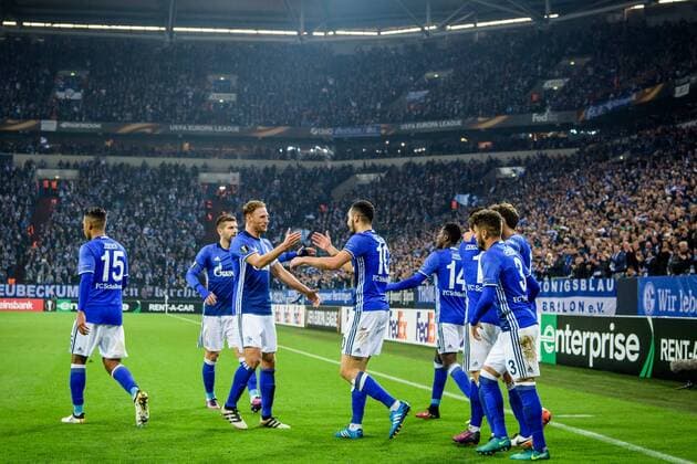 Kapitaen Benedikt Hoewedes (FC Schalke 04 4) und Nabil Bentaleb (FC Schalke 04 10) beim Torjubel nach dem Treffer zum 2:0 beim Europa League Spiel zwischen FC Schalke 04 vs FC Krasnodar am 03.11.2016 Gelsenkirchen Copyright: xSchuelerx xEibnerx-xPressefotox