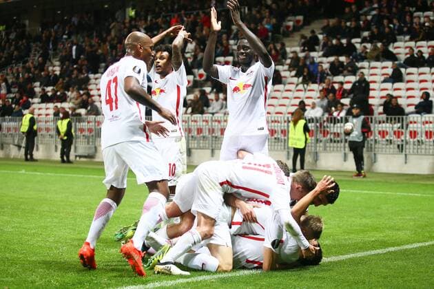 SOCCER - EL, Nice vs RBS NICE,FRANCE,03.NOV.16 - SOCCER - UEFA Europa League, group stage, OGC Nice vs Red Bull Salzburg. Image shows the rejoicing of RBS. GEPAxpictures xFelixxRoittner
