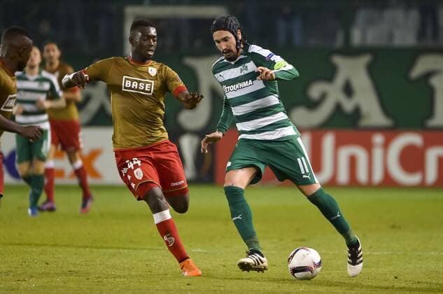 Standard s Ibrahima Cisse and Panathinaikos midfielder Sebastian Leto pictured during a soccer game between Greek club Panathinaikos F.C. and Belgian team Standard de Liege in Athens, Greece, Thursday 03 November 2016, the fourth game of the group stage of the Europa League competition in Group G. NICOLASxLAMBERT  x04972077x