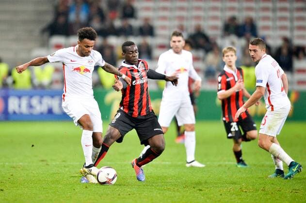 09 Mario Balotelli (nice) - 10 Valentino Lazaro (salz) FOOTBALL : OGC Nizza vs Red Bull Salzburg - Ligue Europa - 03 11 2016 AnthonyBIBARD FEP Panoramic 
