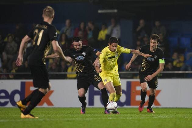 Vila-real, ESPANA - NOVIEMBRE 2016: Pato partido correspondiente a la UEFA Europa League entre el Villarreal CF y Osmanlispor disputado en el Estadio El Madrigal. FC Sevilla vs Dynamo Kiew - Football Champions League  xx xx